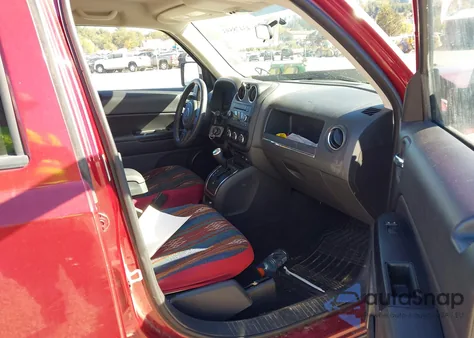 2012 Jeep Patriot Latitude z USA, uszkodzony, nr VIN 1C4NJRFB5CD614684